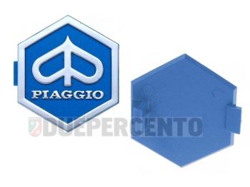 Stemma esagonale "PIAGGIO" 32x37 mm, fissaggio ad incastro, per nasello per Vespa PK 50-125 XL/ XL2/ PX/ Lusso/ '98/ T5