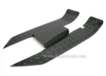 Set pedana "mandorlato" SIP per Vespa 50/ 50 Special/ ET3/ Primavera, alluminio, nero verniciato a polveri, superficie: diamantata